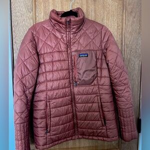 Patagonia women’s puffer sweater jacket size Large in color Sienna Clay
